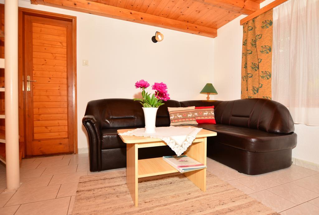 Virágoskert Apartman Hévíz Szoba fotó