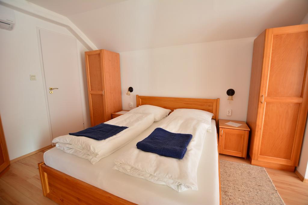 Virágoskert Apartman Hévíz Szoba fotó