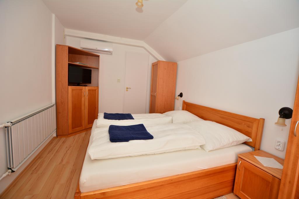 Virágoskert Apartman Hévíz Szoba fotó