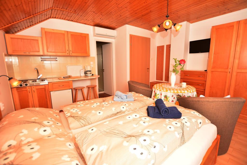 Virágoskert Apartman Hévíz Szoba fotó