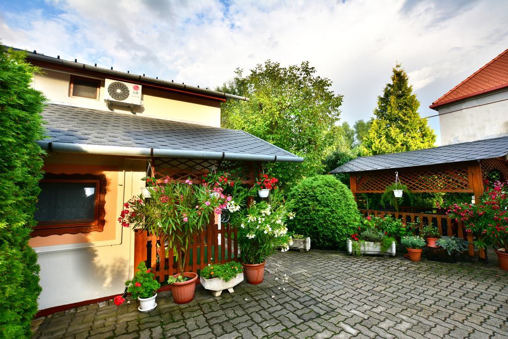Virágoskert Apartman Hévíz Szoba fotó